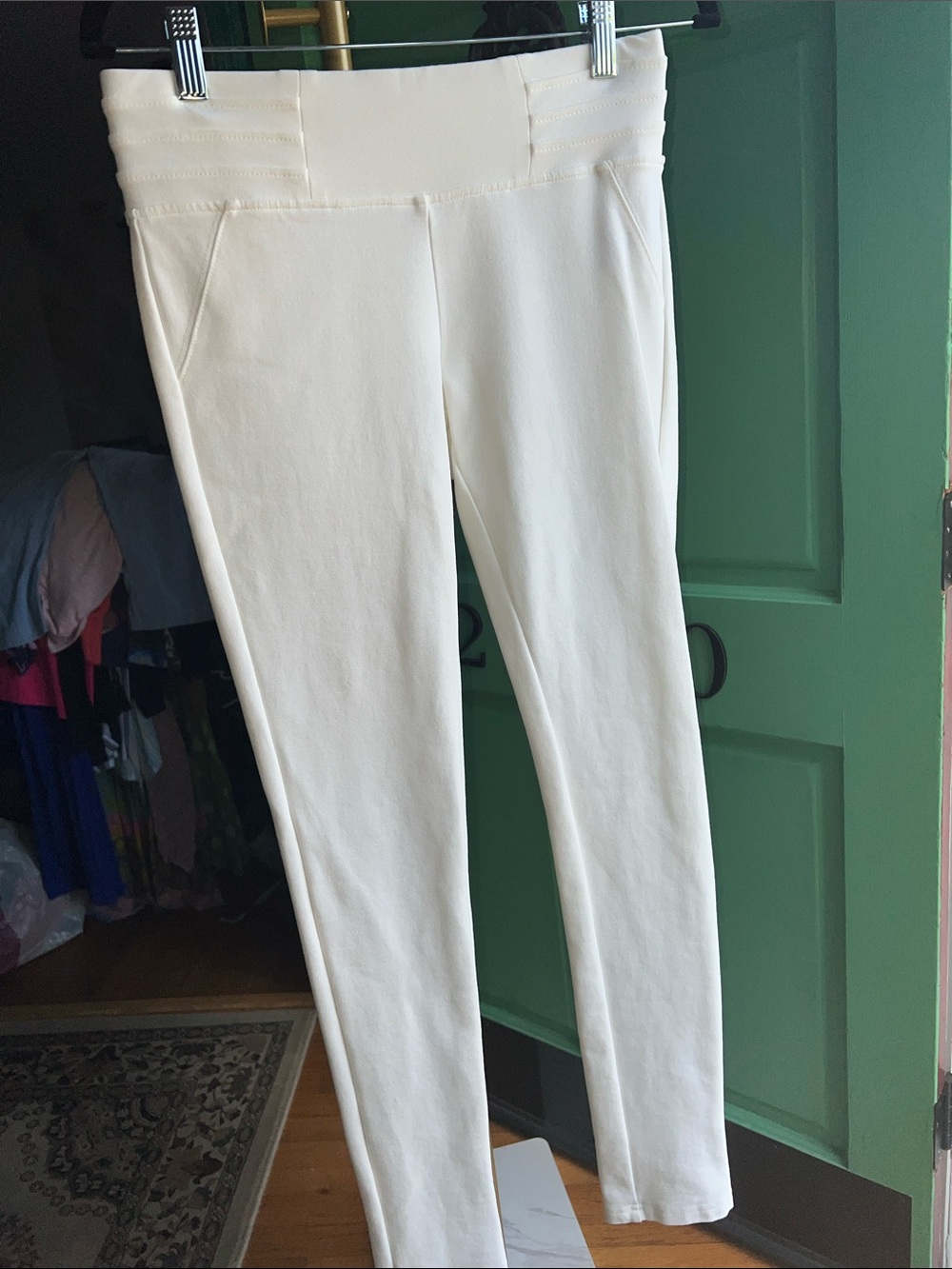 One5one Off White Pull-On Ponte Leggings 💕Size S